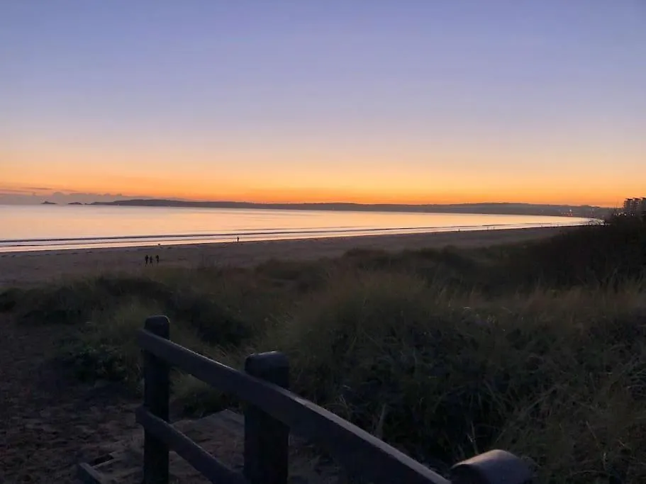 Apartment Luxe Living Family Home - Beach, Wifi, Parking Swansea