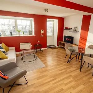 Cozy And Modern 2-bed Apartment